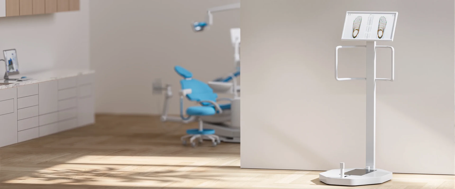 FS B001C foot scanner with a freestanding display in a clinical setting