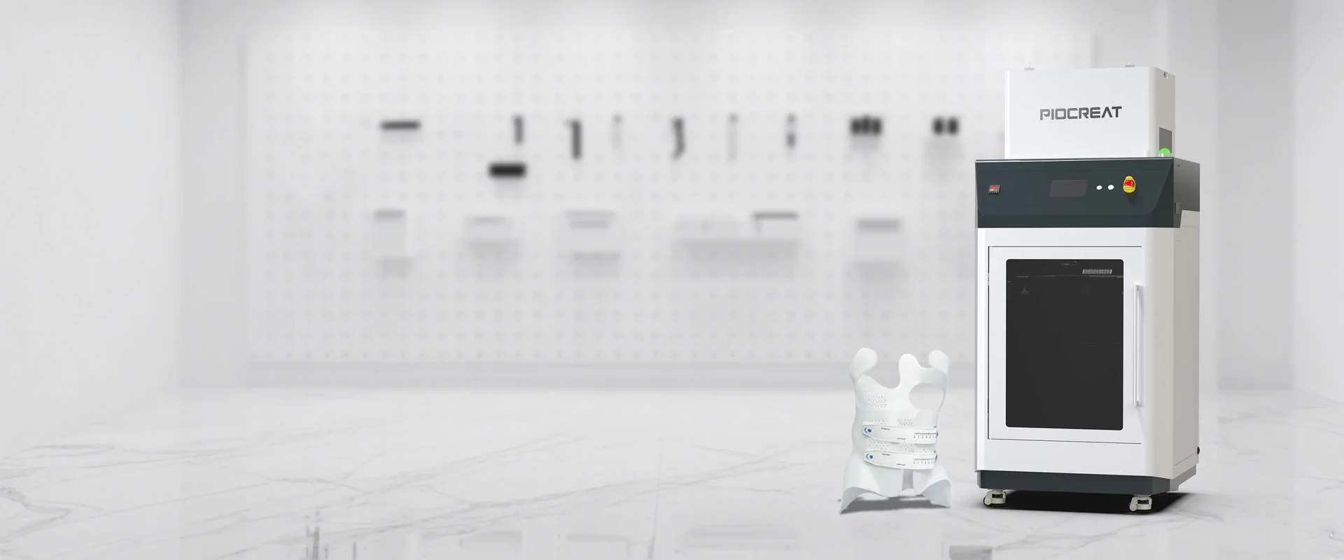 MS01 large-format pellet 3D printer with a printed scoliosis brace